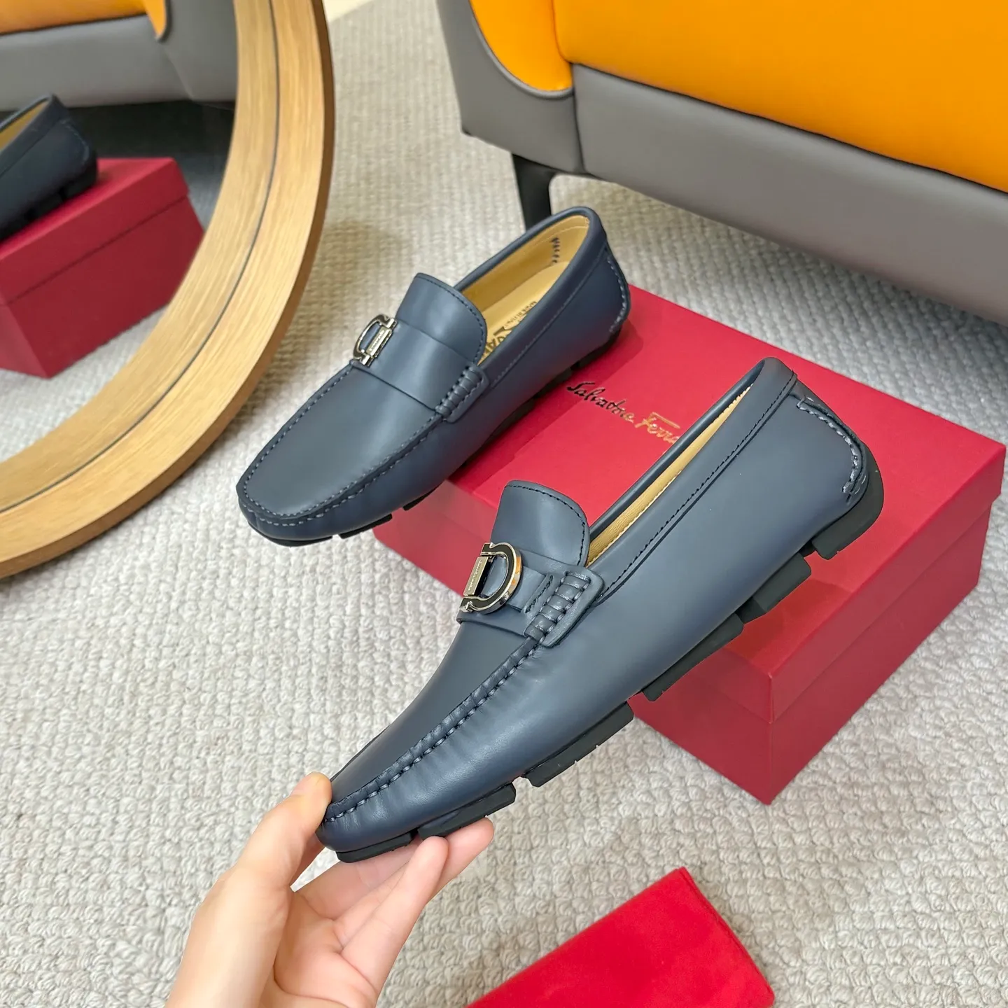Men's men's shoes 💰420 (Yangli) Ferragamo 〰Ferragamo 2⃣️0⃣️2⃣️5️⃣ New series 👊🏻 Upper 🇮🇹 Italian imported calfskin, original outsole molding. Water-dyed sheepskin lining. The identity of every successful man is set off, and the upper and lower shoes are elegant and stable🚶🏻🚶🏻The high-end custom counter original replica is an eternal classic🔍️Number of codes: 38-46 with counter packaging